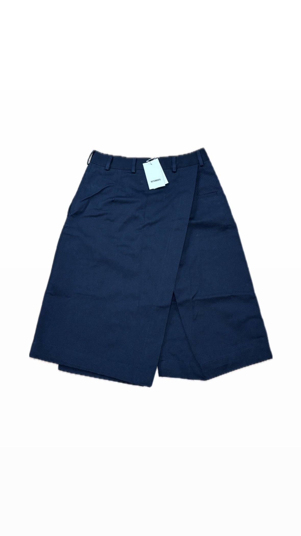 VETEMENTS DEMNA ERA ETE2018 ASYMMETRICAL SHORTS